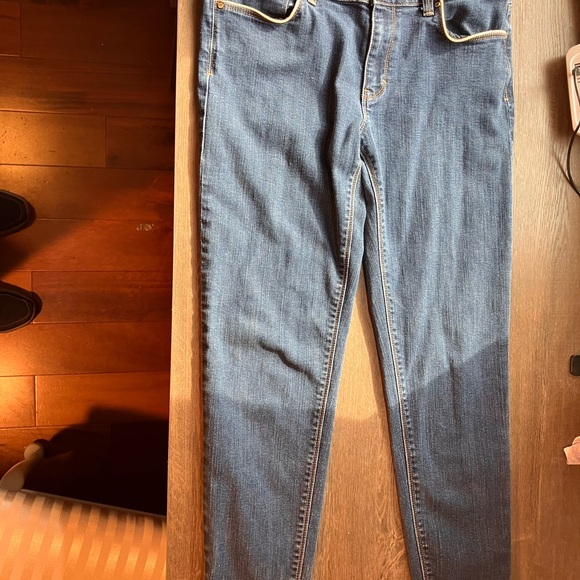 White House Black Market Feel Beautiful Size 10 Skinny Jeans Tan trim on Pockets - Picture 2 of 12